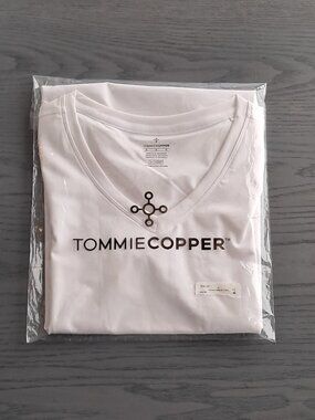 Tommie Copper White Short Sleeve V-neck Recovery Shirt, Size Medium